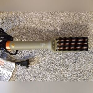 Complex Culture Heated Smoothing and Straightening Brush EUC